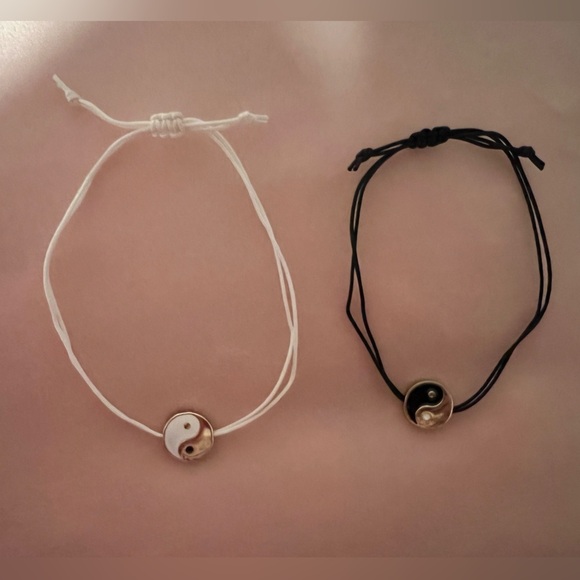 Jewelry - 2 adjustable Yin-Yang string bracelets